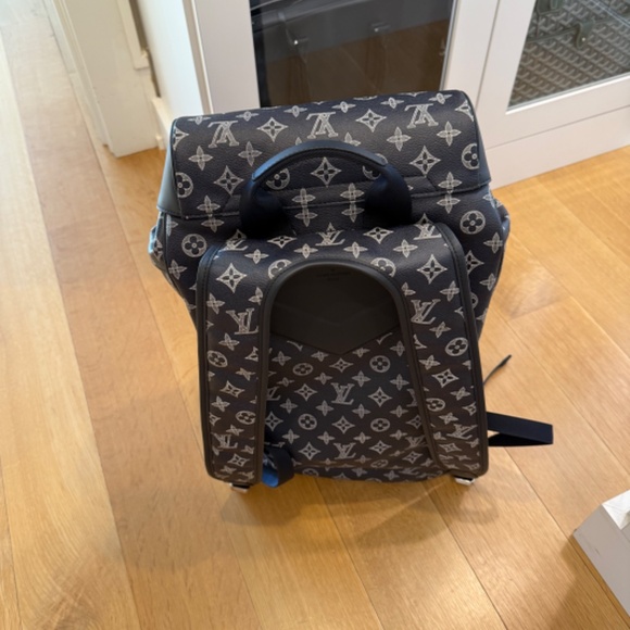 Louis Vuitton HIKING Backpack - Monogram INK - Limited Edition - Picture 3 of 6